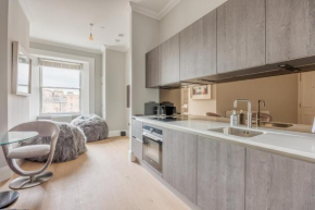 Immaculate Refurbished West End Apartment